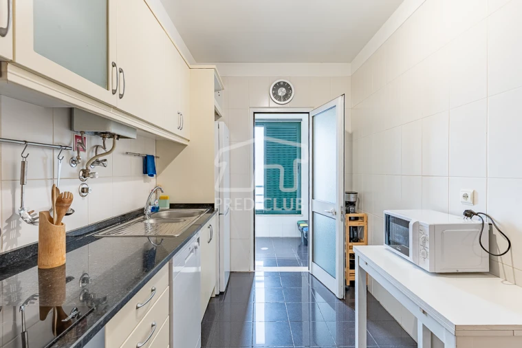 Apartamento T2 para Venda em Caniço Foto 12