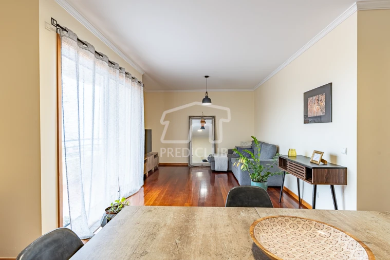 Apartamento T2 para Venda em Caniço Foto 3