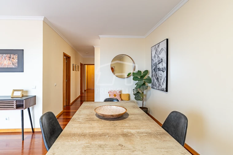 Apartamento T2 para Venda em Caniço Foto 4