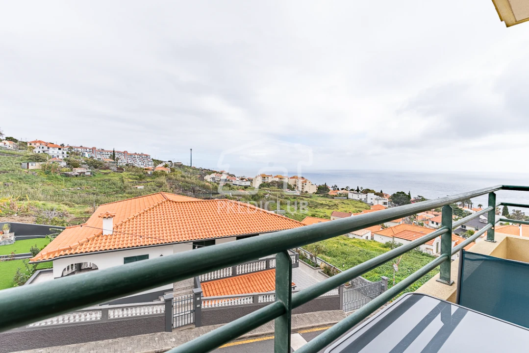 Apartamento T2 para Venda em Caniço Foto 9