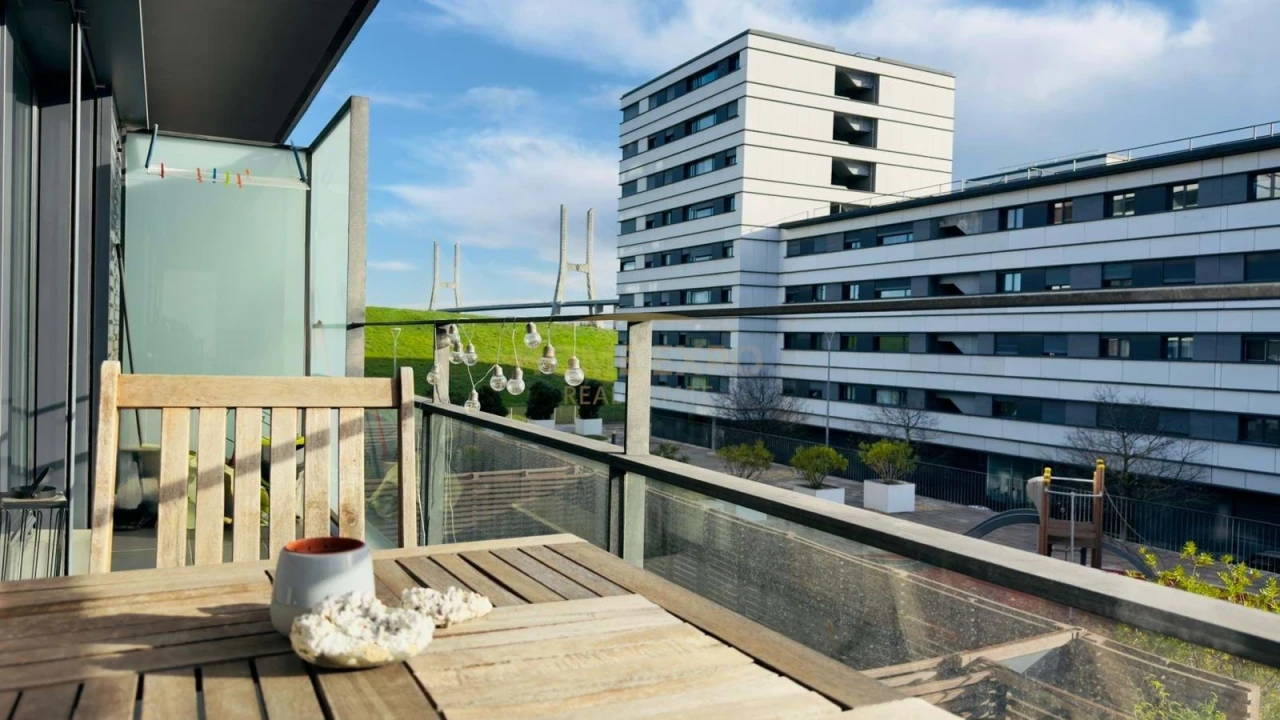 Apartamento T2 para Venda em Parque das Nações Foto 3