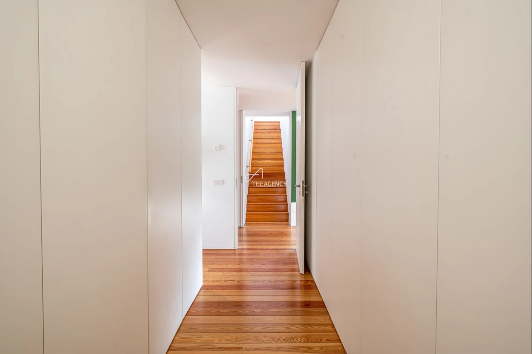 Moradia T6 para Venda em Carnaxide e Queijas Foto 33