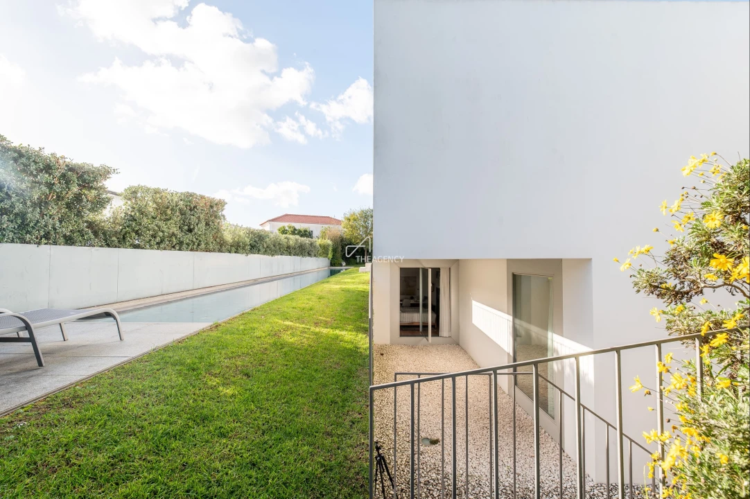 Moradia T6 para Venda em Carnaxide e Queijas Foto 66