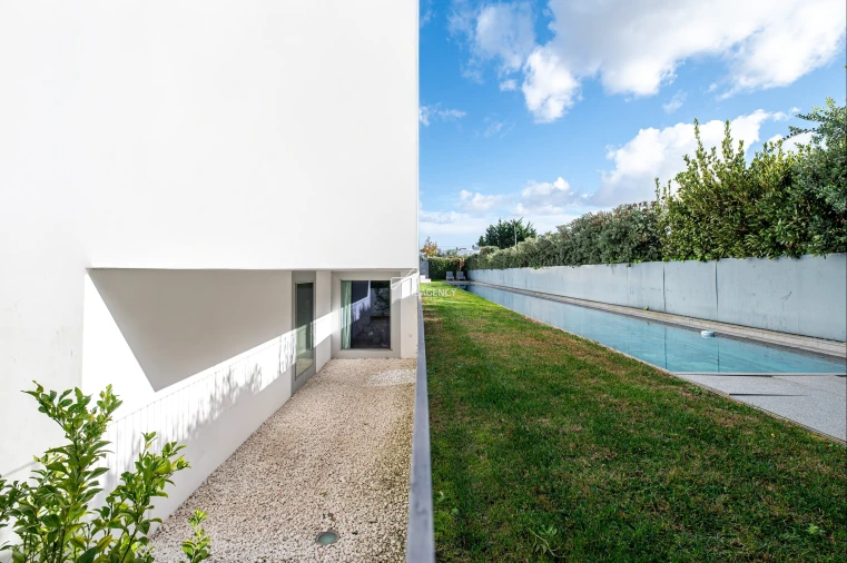 Moradia T6 para Venda em Carnaxide e Queijas Foto 63