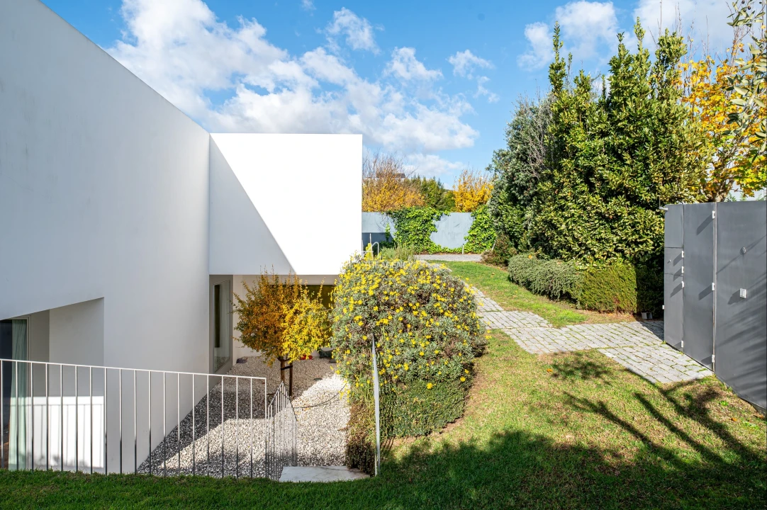 Moradia T6 para Venda em Carnaxide e Queijas Foto 65