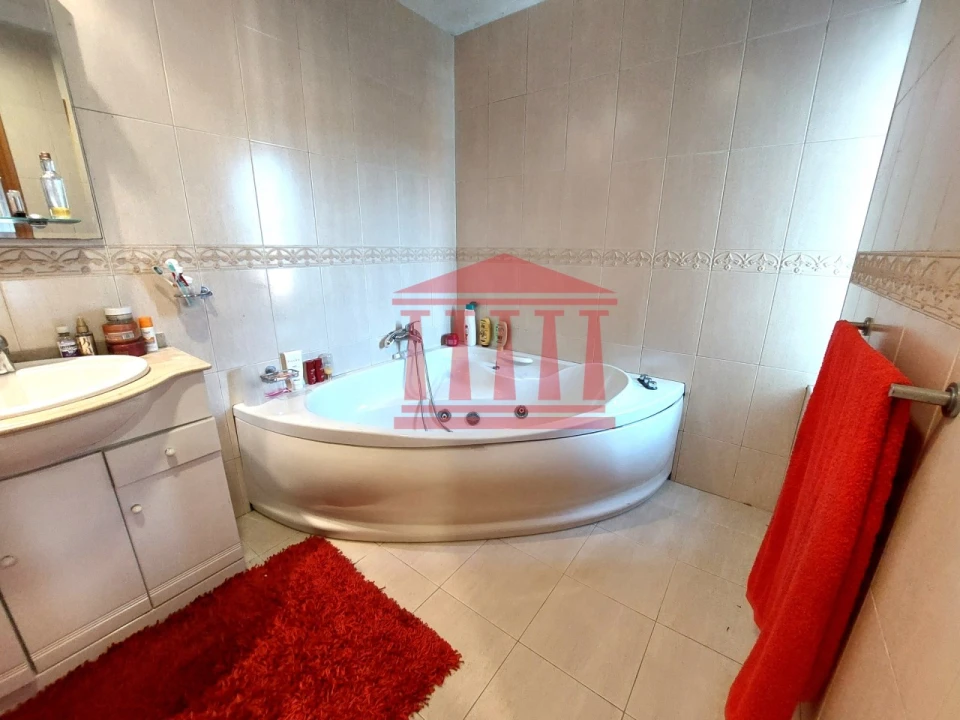 Moradia T4 para Venda em Palme Foto 23