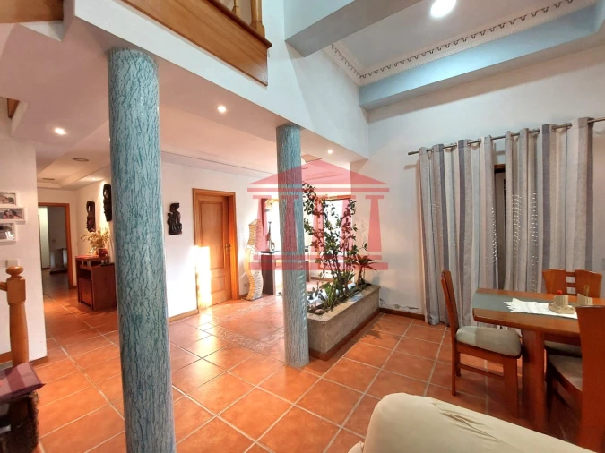 Moradia T4 para Venda em Palme Foto 9