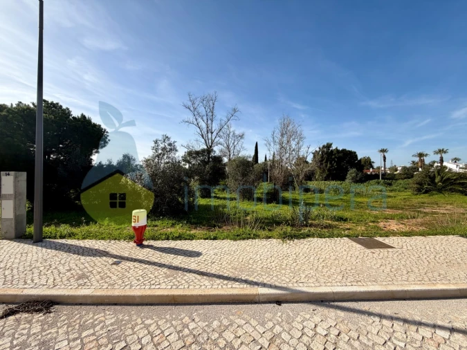 Terreno para Venda em Quarteira Foto 1