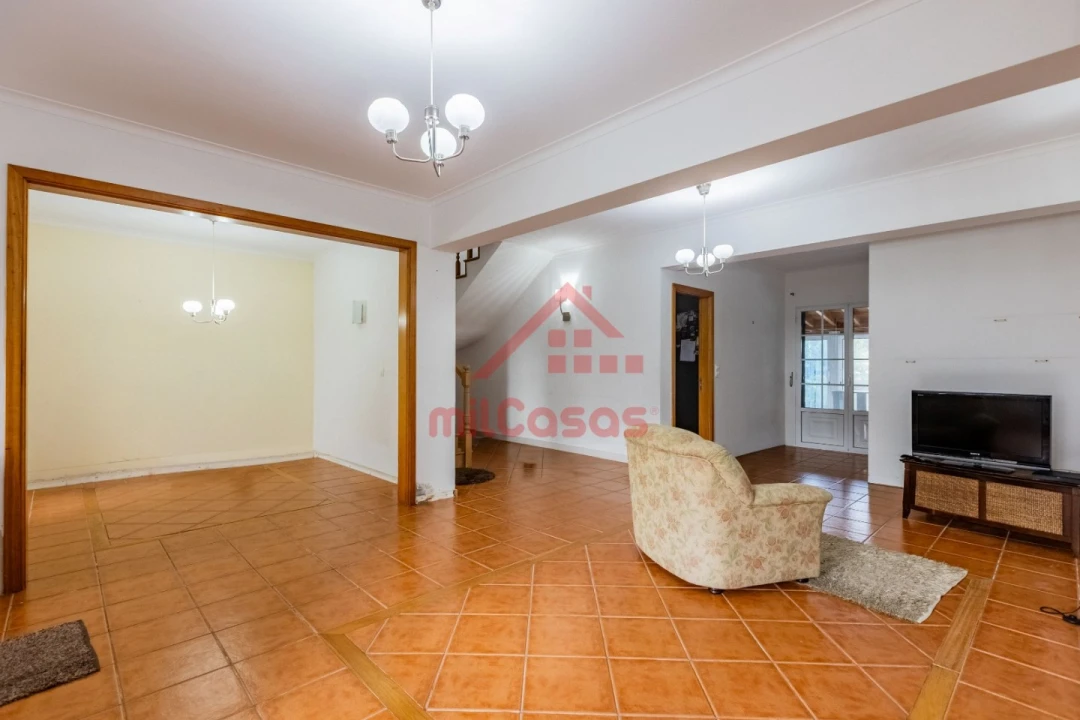 Moradia T4 para Venda em Rosto do Cão (Livramento) Foto 15