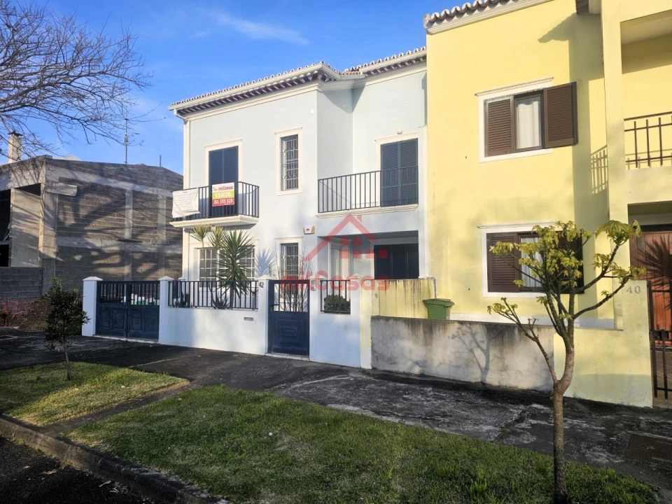 Moradia T4 para Venda em Rosto do Cão (Livramento) Foto 2