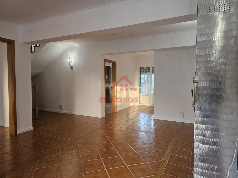 Moradia T4 para Venda em Rosto do Cão (Livramento) Foto 11