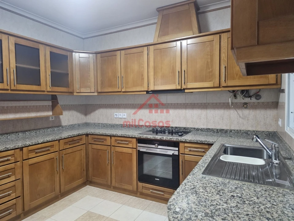 Moradia T4 para Venda em Rosto do Cão (Livramento) Foto 15