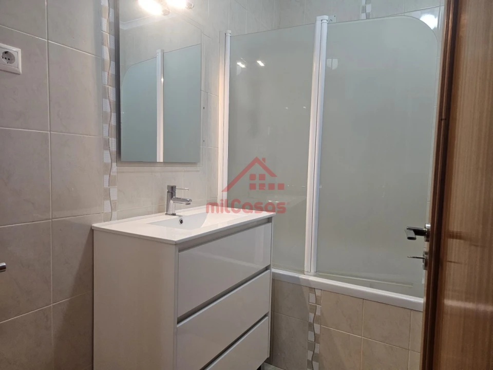 Moradia T4 para Venda em Rosto do Cão (Livramento) Foto 32