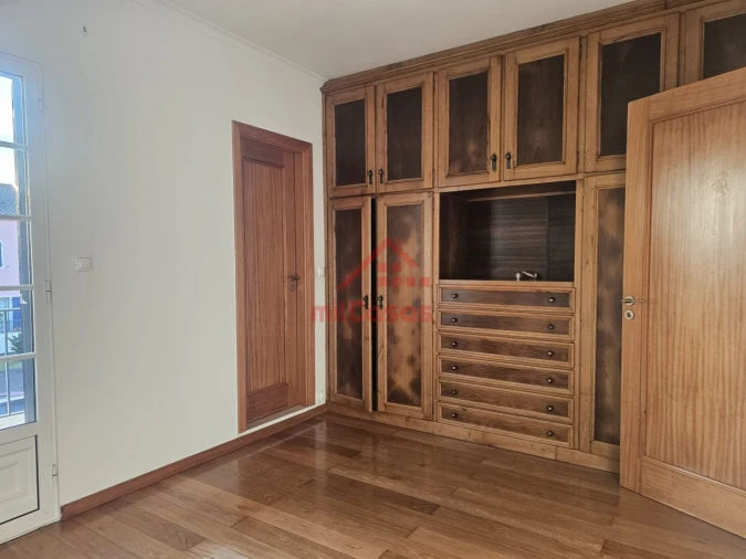 Moradia T4 para Venda em Rosto do Cão (Livramento) Foto 25