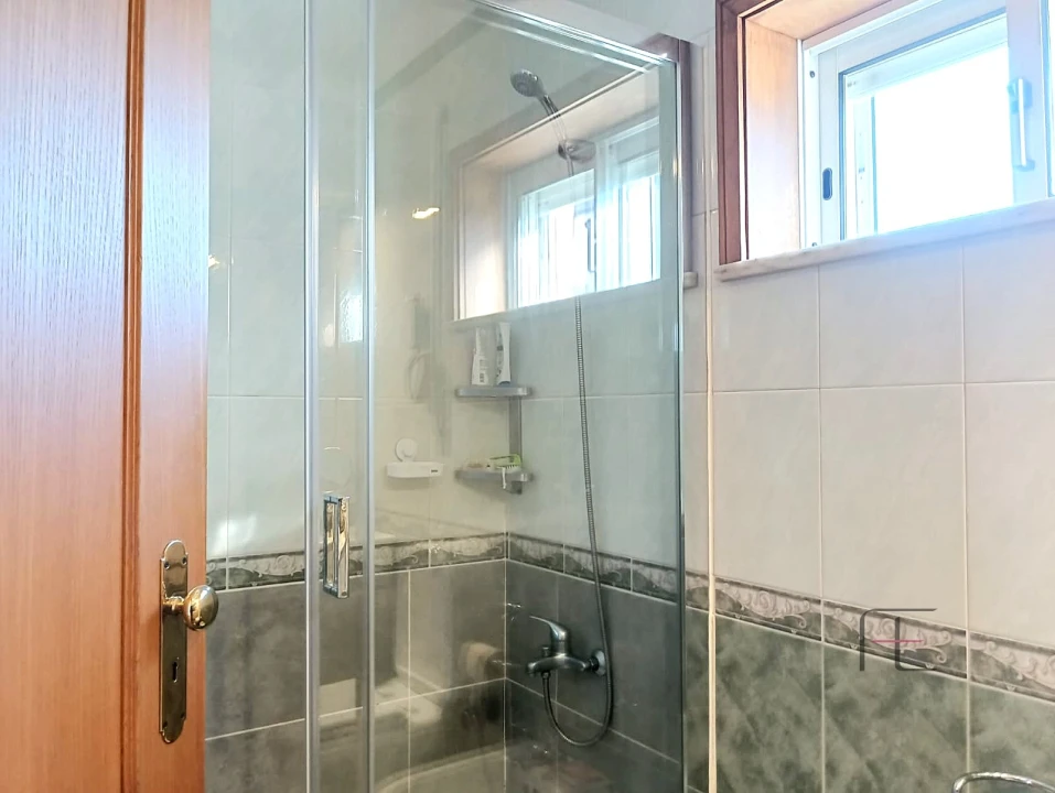 Moradia T3 para Venda em Alfena Foto 30