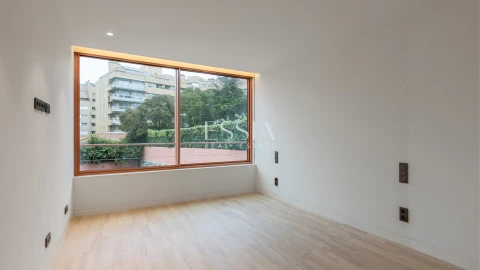 Apartamento T4 para Venda em Aldoar, Foz do Douro e Nevogilde