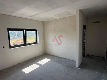 Moradia T4 para Venda em Pico de Regalados, Gondiães e Mós