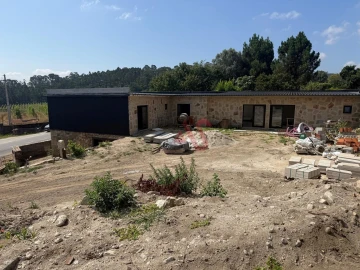 Moradia T4 para Venda em Pico de Regalados, Gondiães e Mós