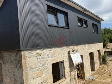 Moradia T4 para Venda em Pico de Regalados, Gondiães e Mós