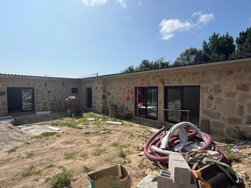 Moradia T4 para Venda em Pico de Regalados, Gondiães e Mós Foto 24