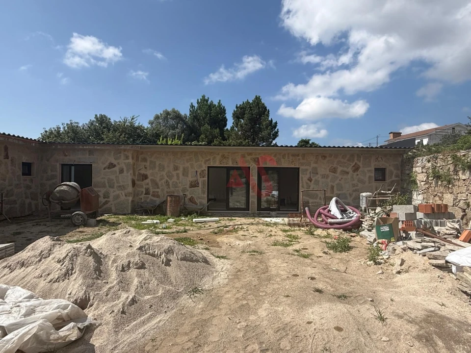 Moradia T4 para Venda em Pico de Regalados, Gondiães e Mós Foto 23