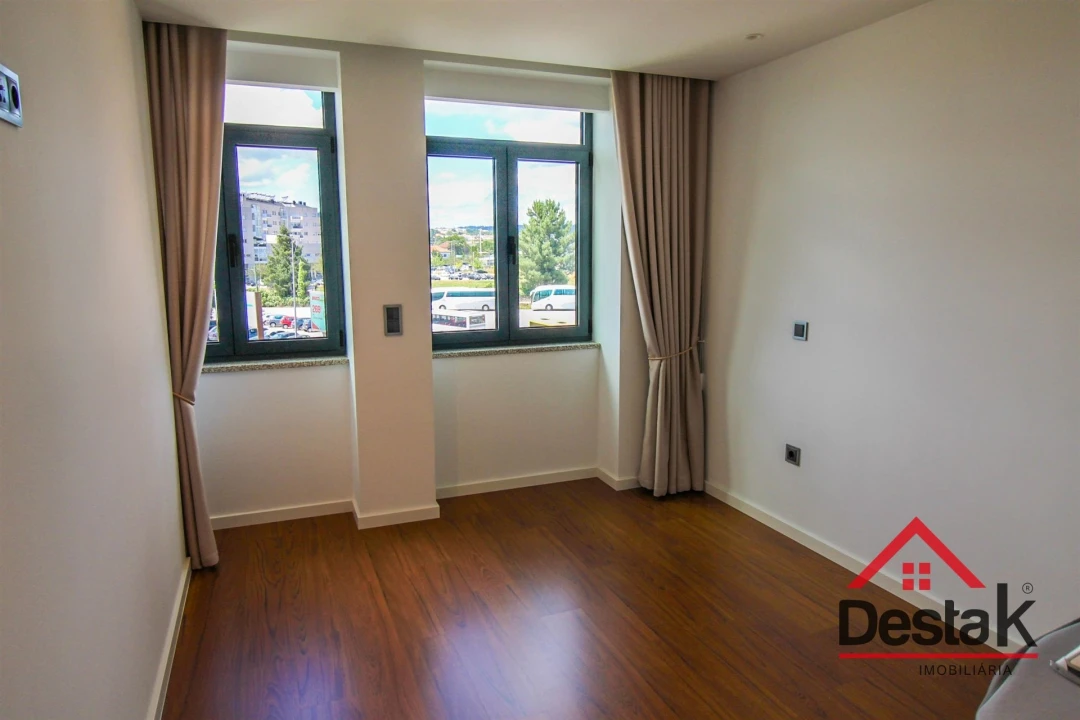 Apartamento T2 para Arrendamento em Viseu Foto 12