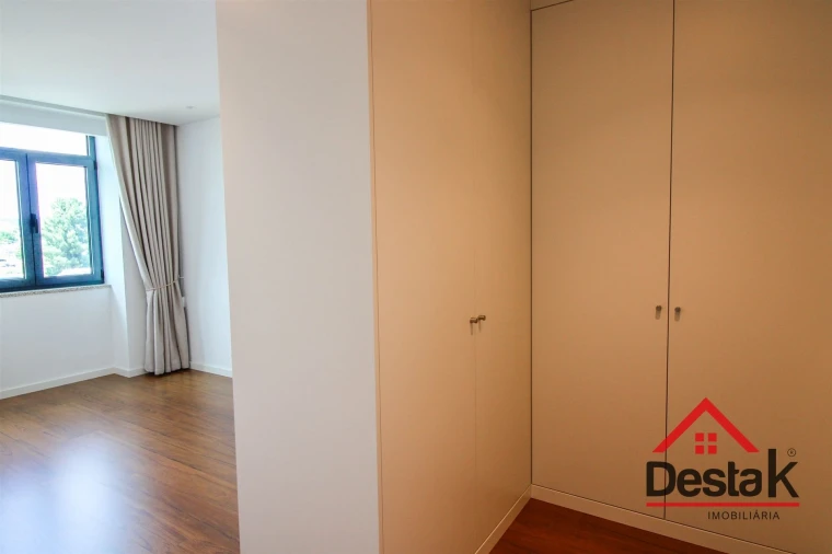 Apartamento T2 para Arrendamento em Viseu Foto 9