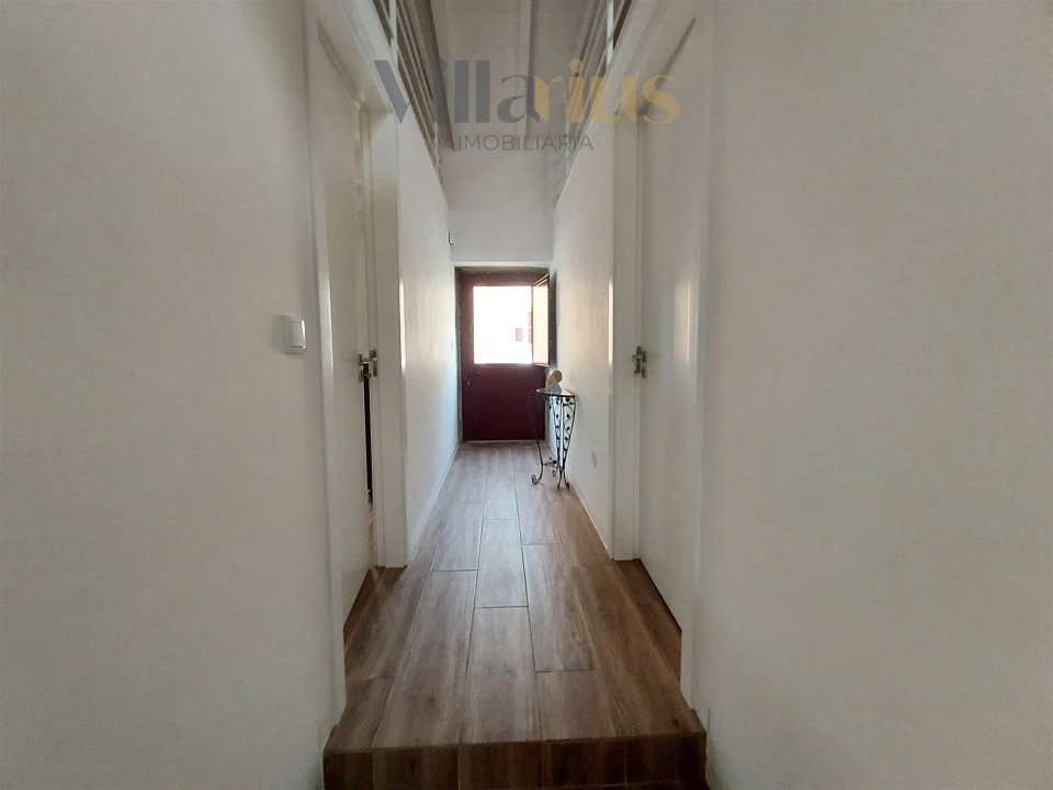 Moradia T2 para Venda em Carregueiros Foto 6