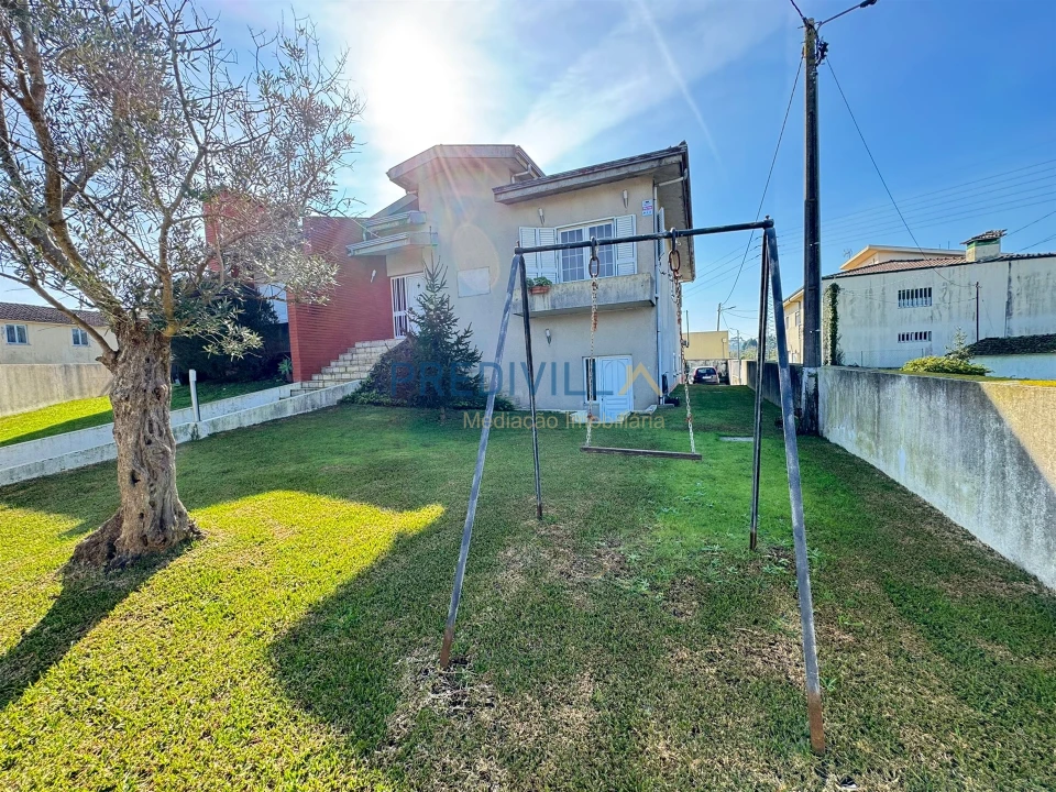 Moradia T4 para Venda em Guilhabreu Foto 31