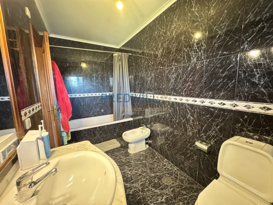 Moradia T4 para Venda em Guilhabreu Foto 19