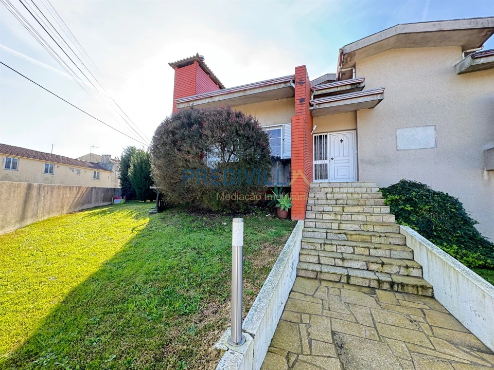 Moradia T4 para Venda em Guilhabreu Foto 30