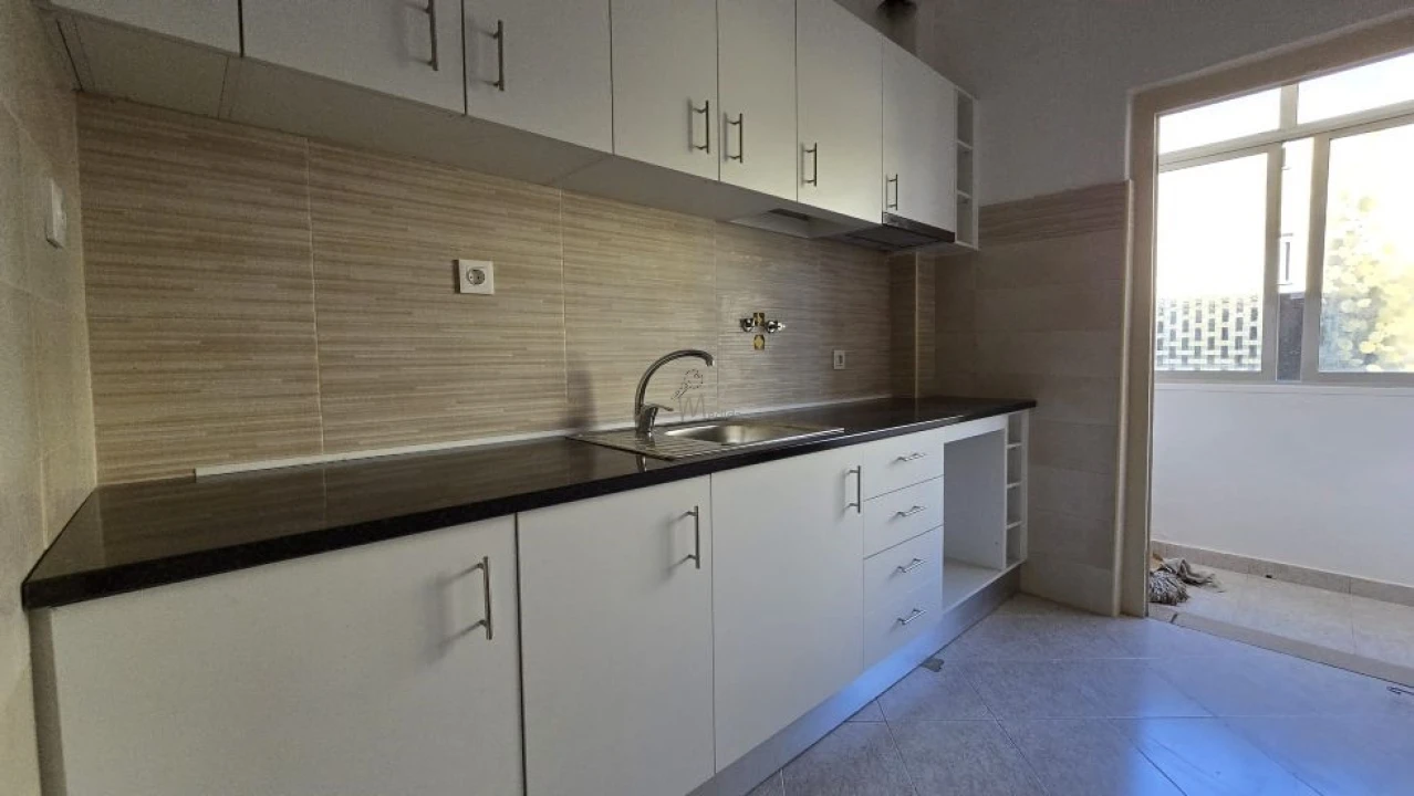 Apartamento T2 para Arrendamento em Encosta do Sol Foto 3