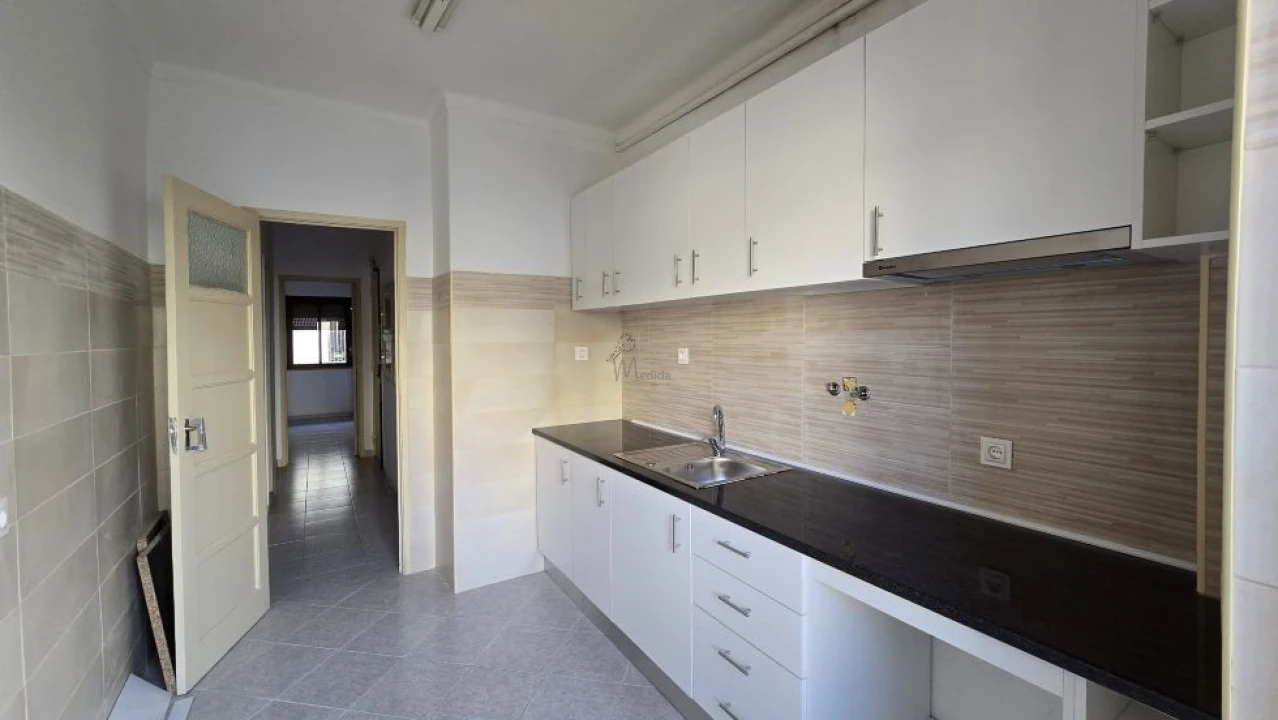 Apartamento T2 para Arrendamento em Encosta do Sol Foto 2