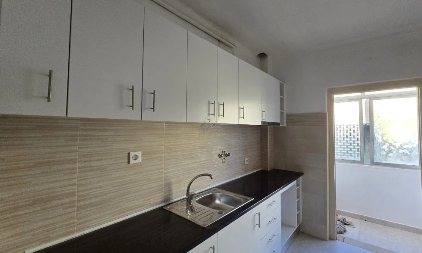 Apartamento T2 para Arrendamento em Encosta do Sol