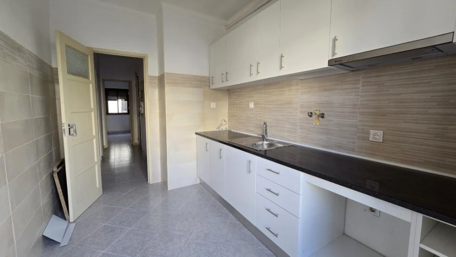 Apartamento T2 para Arrendamento em Encosta do Sol Foto 5