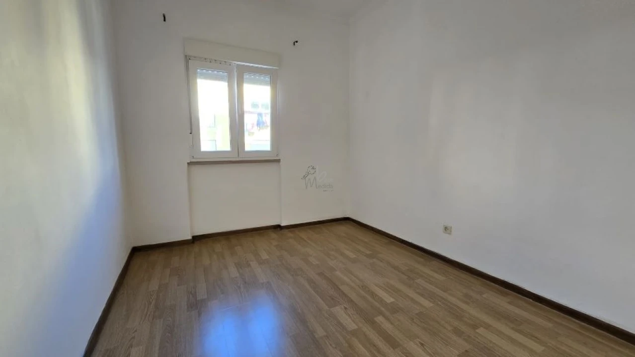 Apartamento T2 para Arrendamento em Encosta do Sol Foto 6