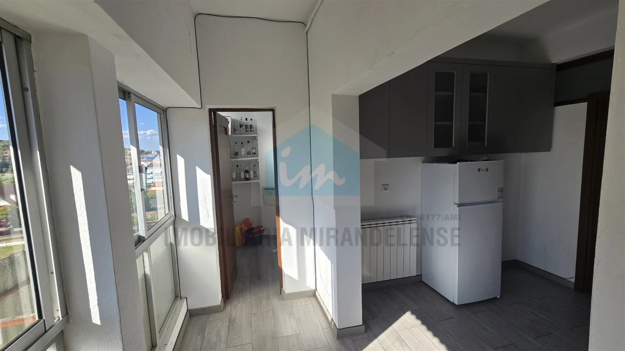 Apartamento T5 para Venda em Mirandela Foto 8