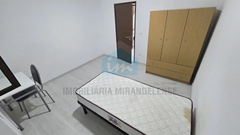 Apartamento T5 para Venda em Mirandela