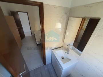 Apartamento T5 para Venda em Mirandela