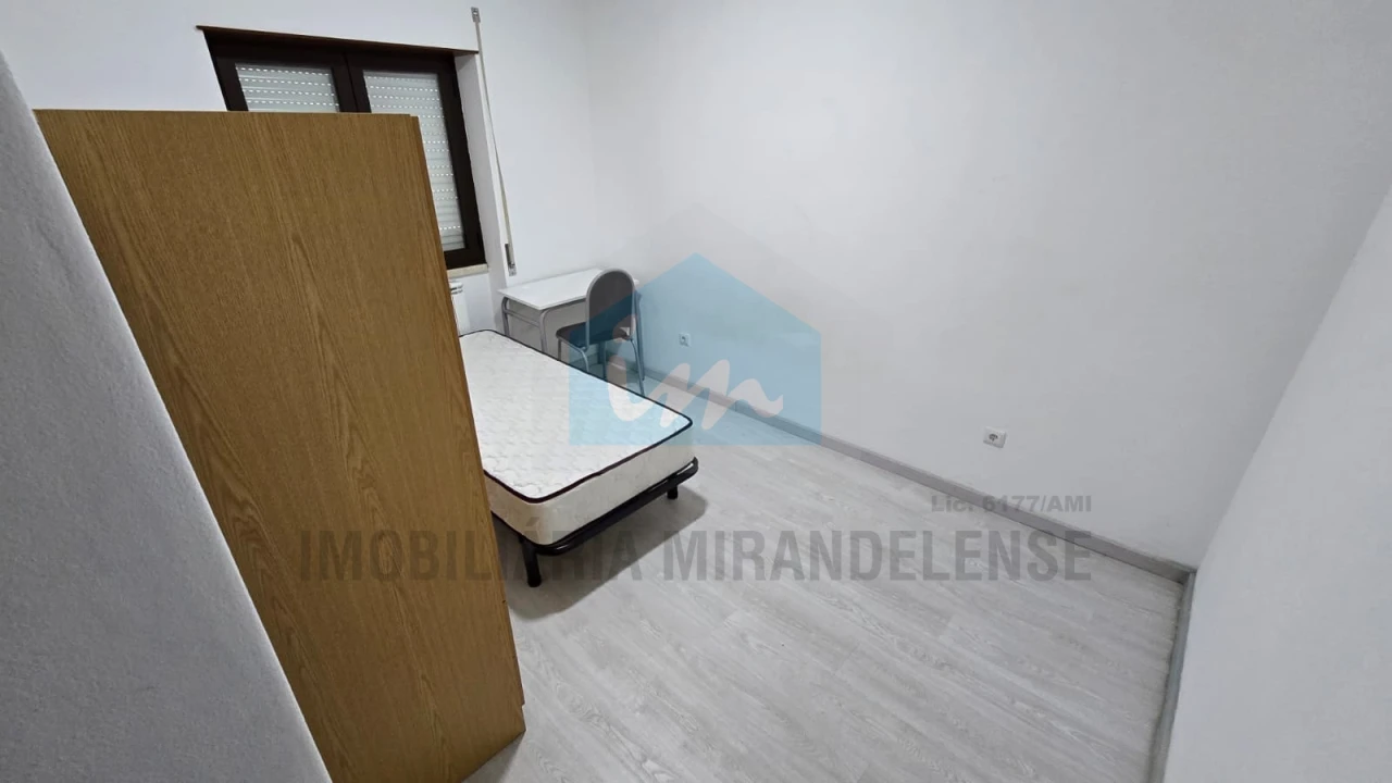 Apartamento T5 para Venda em Mirandela Foto 25