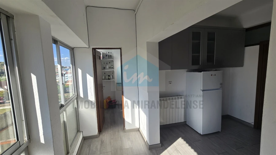Apartamento T5 para Venda em Mirandela Foto 8
