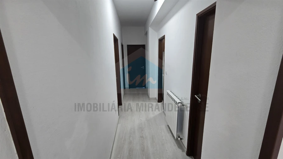 Apartamento T5 para Venda em Mirandela Foto 16