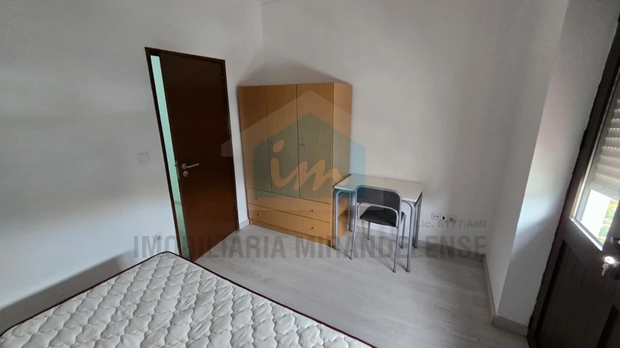 Apartamento T5 para Venda em Mirandela Foto 28