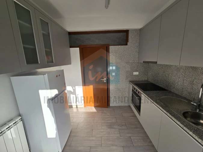 Apartamento T5 para Venda em Mirandela Foto 6