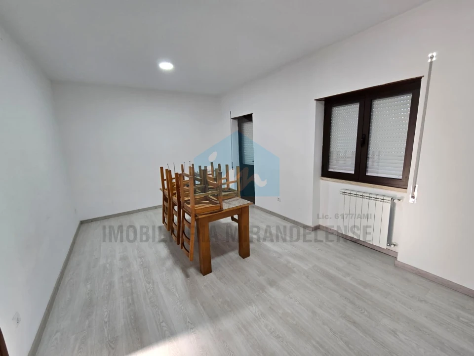 Apartamento T5 para Venda em Mirandela Foto 2