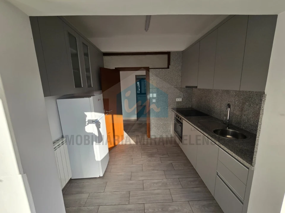 Apartamento T5 para Venda em Mirandela Foto 11