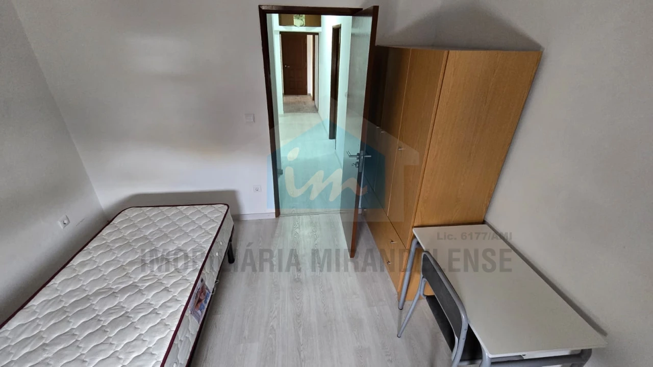 Apartamento T5 para Venda em Mirandela Foto 27