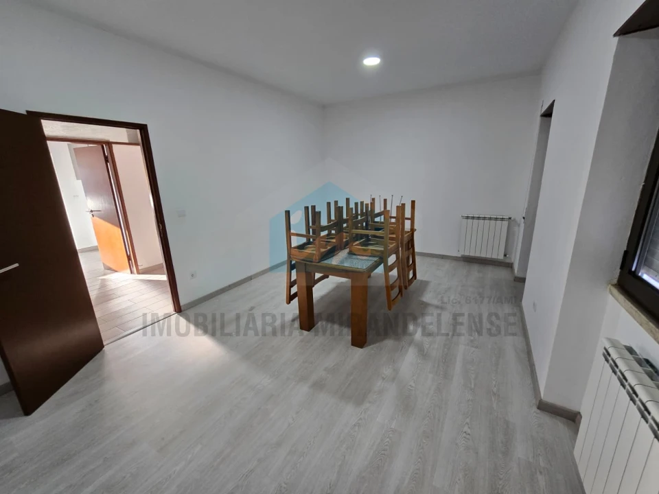Apartamento T5 para Venda em Mirandela Foto 14