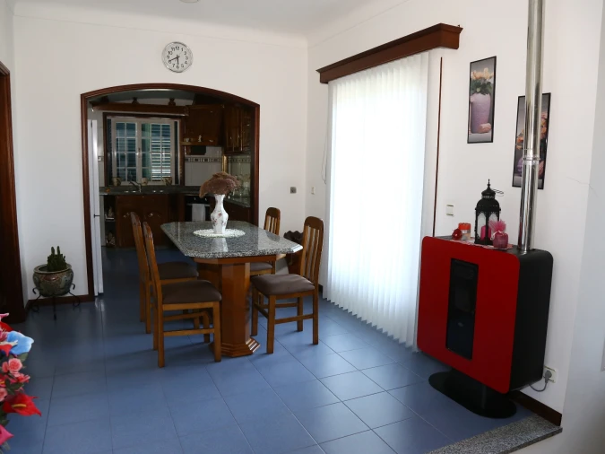 Moradia T3 para Venda em Roriz Foto 11