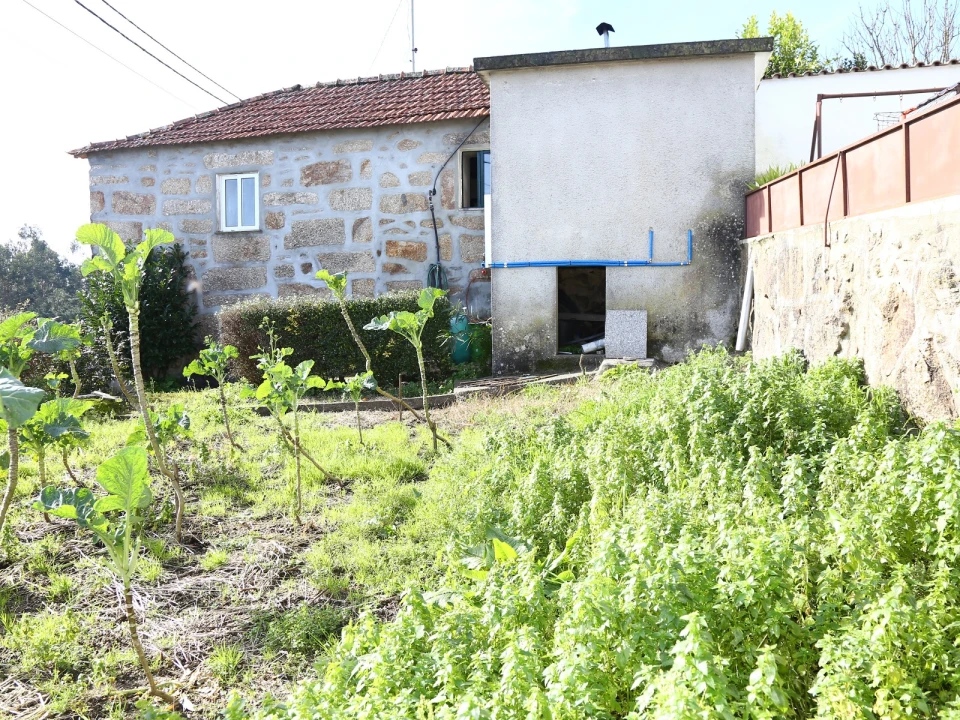 Moradia T0 para Venda em Lustosa e Barrosas (Santo Estêvão) Foto 2